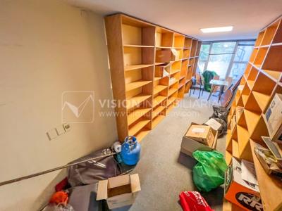 Oportunidad de Inversión: Venta de Mansión de 1905 de prestancia Señorial. Son 676 m2 en 2 plantas. Inmaculada, gran nivel. Amueblada. Ciudad Vieja. Terreno de 393 m2. Fachada de 10,5 mts. por calle Misiones. Protección Patrimonial grado 3 - U$ 507.1