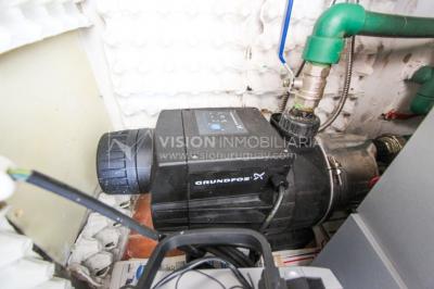 Casa inmaculada, reciclaje gran nivel, diseño y confort, Padrón Único, Punta Carretas; 3 dorm y 3 baños, barbacoa cerrada y terraza al frente, patio interior, 202 m2 construidos. A 20 mts. de Rambla, vista lateral al mar.