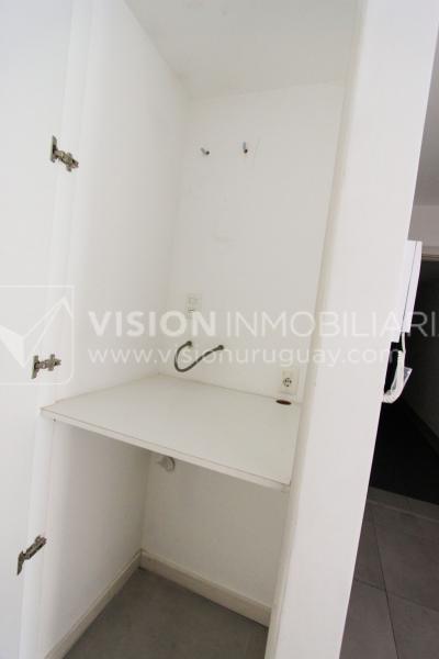 Apto nuevo 2 Dorm, 1 Baño, Av Libertador, 3er Piso MB vista, Sol directo todo el día, 2 balcones, 51 m2, Centro / Aguada. Renta sin impuestos: Vivienda Social.