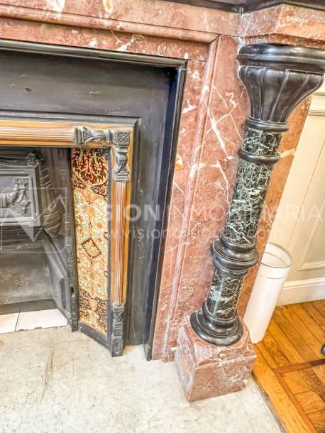 Oportunidad de Inversión: Venta de Mansión de 1905 de prestancia Señorial. Son 676 m2 en 2 plantas. Inmaculada, gran nivel. Amueblada. Ciudad Vieja. Terreno de 393 m2. Fachada de 10,5 mts. por calle Misiones. Protección Patrimonial grado 3 - U$ 507.1-19