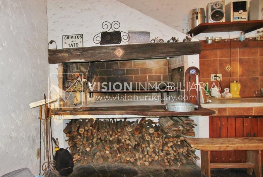 Chacra de 15 hás con el confort de hermosa casa reciclada, barbacoa y piscina climatizada.-67