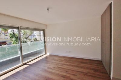 Aptos con Renta U$S 1,250 xMes en Puerto del Buceo, 1er Piso, finas terminaciones.