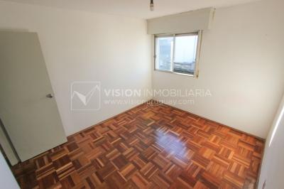 Apto 2 Dorm 1 Baño, Piso 5 MB vista, Terraza Lav, 50 m2., Centro