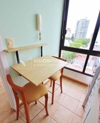 Apartamento-Monoambiente equipado, 25 m2, frente al Punta Carretas Shopping.