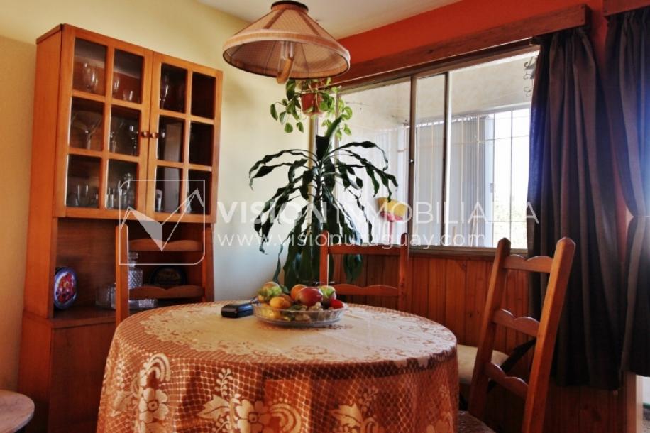 Apartamento de 2 dormitorios y 1 baño, Villa Española, 2do piso.-4