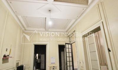 Edificio Palacio Amézaga, oportunidad de inversión, a reciclar para sede corporativa, oficinas u otro destino, 1500 m2 en el corazón de la Cd. Vieja.