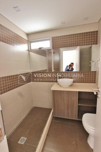 Aptos con Renta U$S 1,250 xMes en Puerto del Buceo, 1er Piso, finas terminaciones.-19