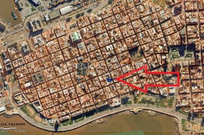 Oportunidad de Inversión: Venta de Mansión de 1905 de prestancia Señorial. Son 676 m2 en 2 plantas. Inmaculada, gran nivel. Amueblada. Ciudad Vieja. Terreno de 393 m2. Fachada de 10,5 mts. por calle Misiones. Protección Patrimonial grado 3 - U$ 507.1