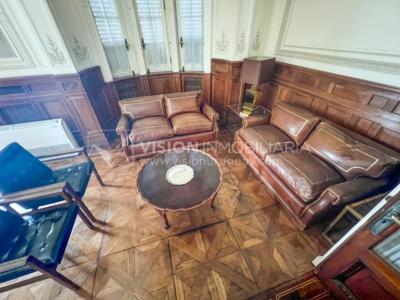 Venta de Palacete: Mansión señorial de 1913 de 690 m2 interiores y 224 de terrazas; 4 plantas, una reciclada inmaculada de gran nivel, completamente Amueblada. Ciudad Vieja. Inversión: U$ 400.000 dólares