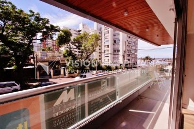 Aptos con Renta U$S 1,250 xMes en Puerto del Buceo, 1er Piso, finas terminaciones.