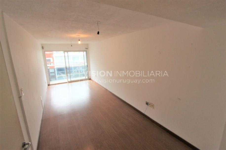 Apartamento al Frente de 1 Dormitorio y 1 Baño, impecable, Pocitos-2