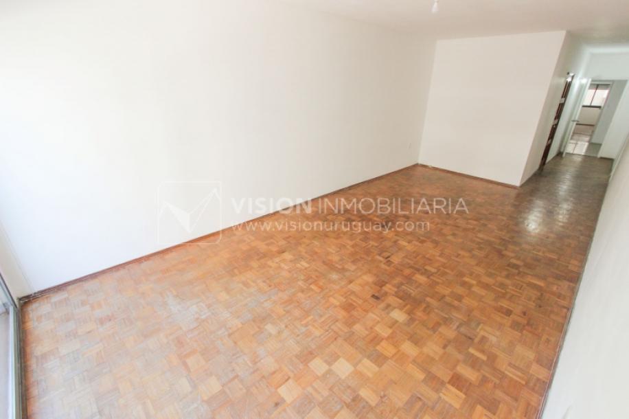 Apto Pocitos esq. Rambla, 3 Dorm 2 Baños, Cocina definida, 2do Piso al Frente, Garaje.-6
