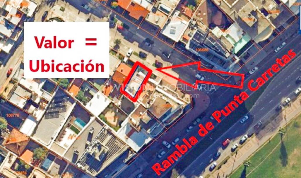 Casa inmaculada, reciclaje gran nivel, diseño y confort, Padrón Único, Punta Carretas; 3 dorm y 3 baños, barbacoa cerrada y terraza al frente, patio interior, 202 m2 construidos. A 20 mts. de Rambla, vista lateral al mar.-113