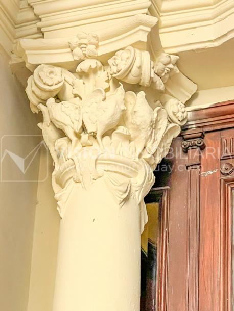 Oportunidad de Inversión: Venta de Mansión de 1905 de prestancia Señorial. Son 676 m2 en 2 plantas. Inmaculada, gran nivel. Amueblada. Ciudad Vieja. Terreno de 393 m2. Fachada de 10,5 mts. por calle Misiones. Protección Patrimonial grado 3 - U$ 507.1-93