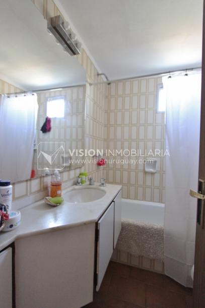 Apartamento en piso alto, 2 dorm. y servicio, muy amplios ambientes 118m2 con amenities y gran confort.-47