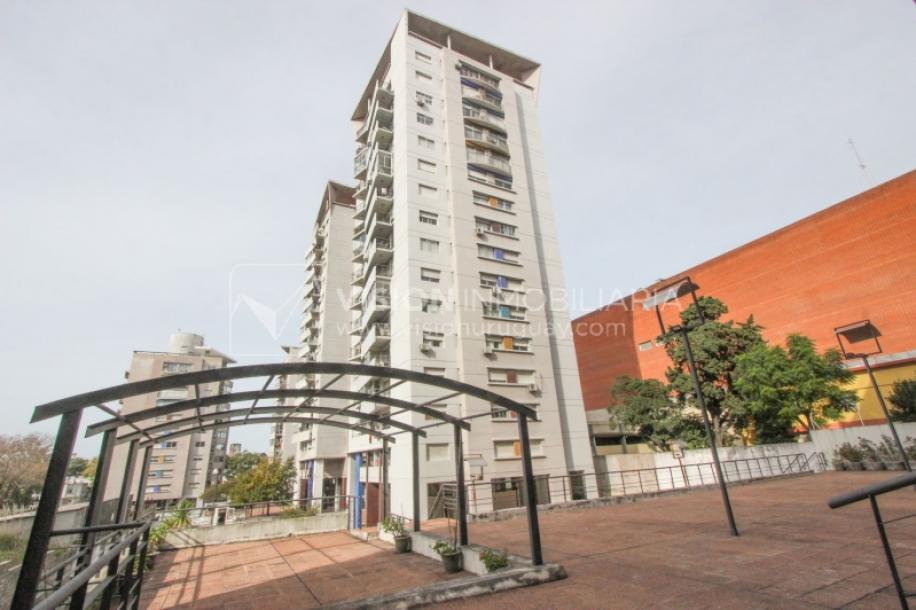 Tres Cruces Apto 1 Dorm, Piso 15 - vistas, Balcón y Terraza Lav, 43 m2.-58