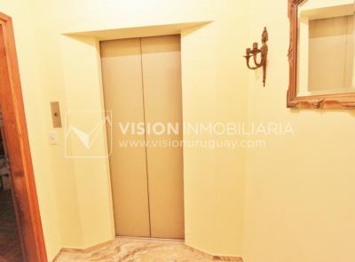 Alquila Apto. de 200m2 sobre el Parque Villa Biarritz, 3 dorm+servicio, garaje