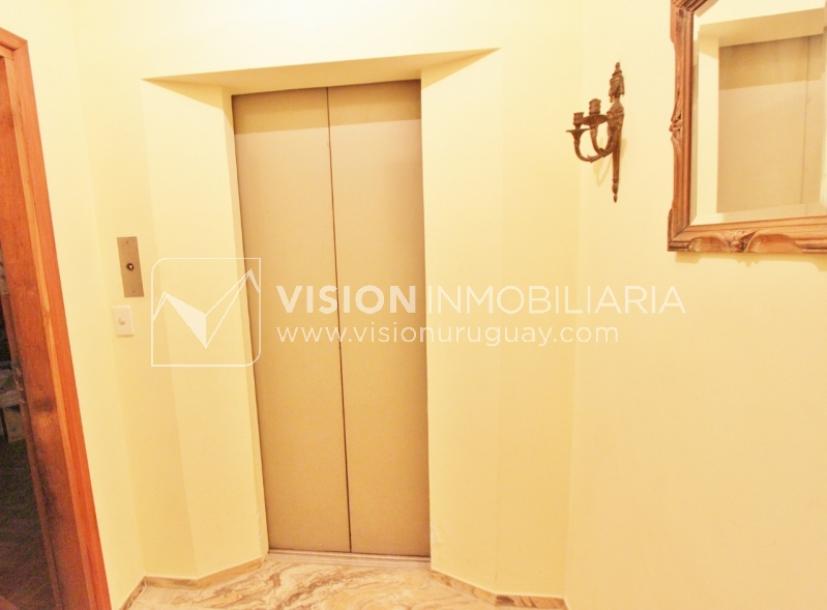 Alquila Apto. de 200m2 sobre el Parque Villa Biarritz, 3 dorm+servicio, garaje-6