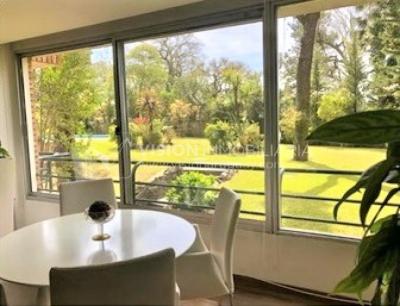 Alquile U$S 3.900 /mes - Distinguido Apartamento en Carrasco de 234 m2, 4 Dormitorios más Servicio, 2 Garajes.