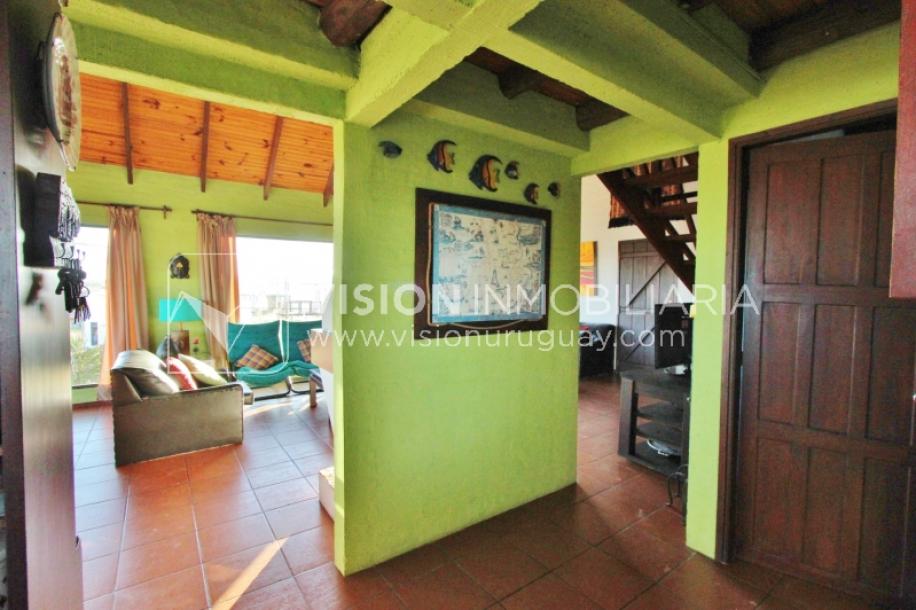 Espectacular Casa en Punta del Diablo a pasos del mar; piscina climatizada, barbacoa, chillout.-36