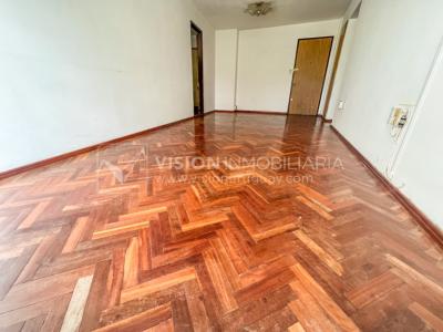 Apartamento con Renta en Venta al frente 2 Dormitorios 2 Baños, La Blanqueada, Av. 8 de Octubre, en Piso 3. Semiequipado. Amenities: 3 Parrilleros, gran Patio Juegos para Niños. Portería y Vigilancia