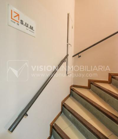 Tres Cruces Apto 1 Dorm, Piso 15 - vistas, Balcón y Terraza Lav, 43 m2.