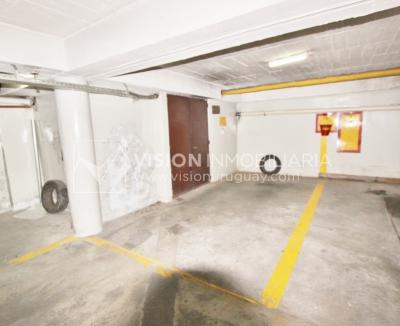 Alquila Apto. de 200m2 sobre el Parque Villa Biarritz, 3 dorm+servicio, garaje