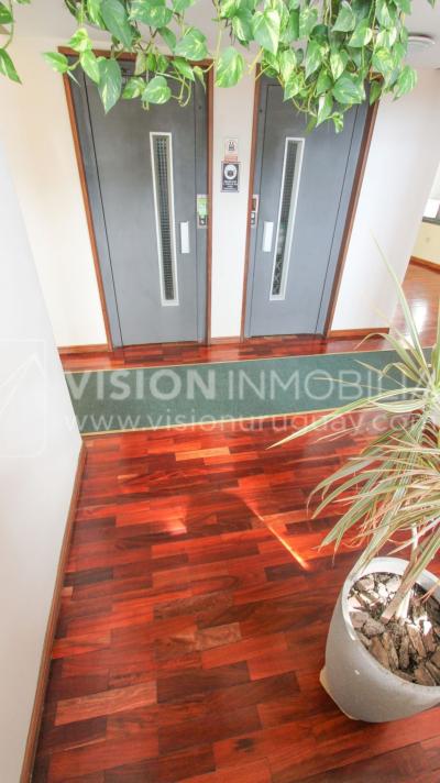 Tres Cruces Apto 1 Dorm, Piso 15 - vistas, Balcón y Terraza Lav, 43 m2.