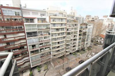 Apartamento al Frente de 1 Dormitorio y 1 Baño, impecable, Pocitos