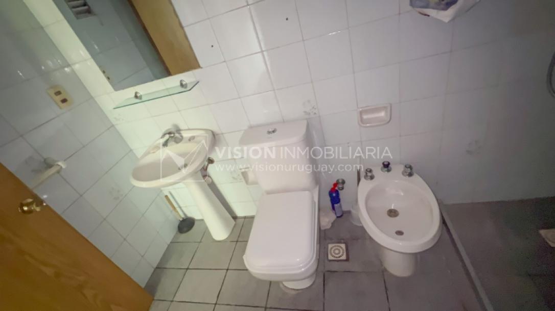 Apartamento con Renta en Venta al frente 2 Dormitorios 2 Baños, La Blanqueada, Av. 8 de Octubre, en Piso 3. Semiequipado. Amenities: 3 Parrilleros, gran Patio Juegos para Niños. Portería y Vigilancia-44