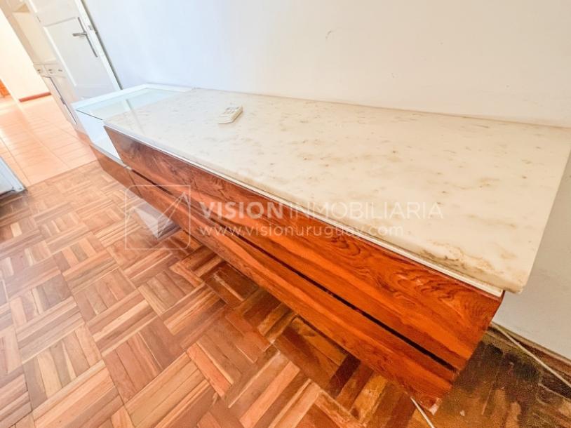 Casa en Venta de 3 Dormitorios, 2 Baños, Garaje, Jardín y Patio. 130 m2 construidos en Propiedad Horizontal -padrón de 290 m2-, en Malvín Sur a 50 mts. de Plaza Italia. U$ 220.000-61