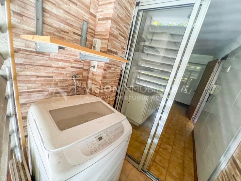 Apartamento con Renta en Venta al frente 2 Dormitorios 2 Baños, La Blanqueada, Av. 8 de Octubre, en Piso 3. Semiequipado. Amenities: 3 Parrilleros, gran Patio Juegos para Niños. Portería y Vigilancia-25