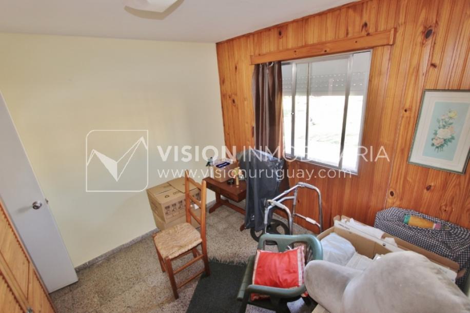 Apartamento de 2 dormitorios y 1 baño, Villa Española, 2do piso.-15