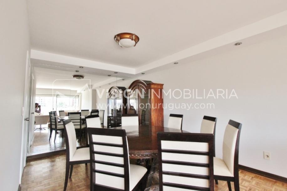 Alquila Apto. de 200m2 sobre el Parque Villa Biarritz, 3 dorm+servicio, garaje-24