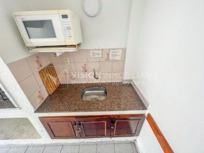 Apartamento con Renta en Venta al frente 2 Dormitorios 2 Baños, La Blanqueada, Av. 8 de Octubre, en Piso 3. Semiequipado. Amenities: 3 Parrilleros, gran Patio Juegos para Niños. Portería y Vigilancia