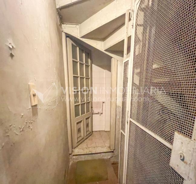 Venta de Palacete: Mansión señorial de 1913 de 690 m2 interiores y 224 de terrazas; 4 plantas, una reciclada inmaculada de gran nivel, completamente Amueblada. Ciudad Vieja. Inversión: U$ 400.000 dólares-53