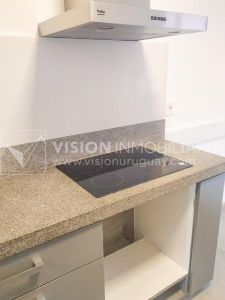 Apartamento en Rambla Piso alto al Puertito del Buceo 3 dorm + Servicio, 180 m2; Alquiler U$S 2.250 / GC $31.000-19