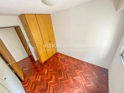 Apartamento con Renta en Venta al frente 2 Dormitorios 2 Baños, La Blanqueada, Av. 8 de Octubre, en Piso 3. Semiequipado. Amenities: 3 Parrilleros, gran Patio Juegos para Niños. Portería y Vigilancia