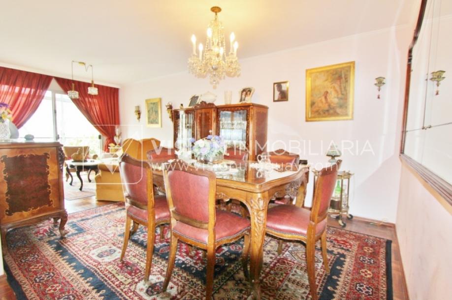 Acogedor apartamento en Pocitos, 3 dormitorios y 2 baños, cocina definida, todo al frente.-9