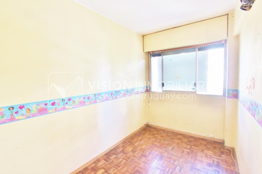Excelente Apartamento en Pocitos, Pagola casi Rambla; 3 dormitorios y 2 baños, cocina definida. Con Garaje.-22