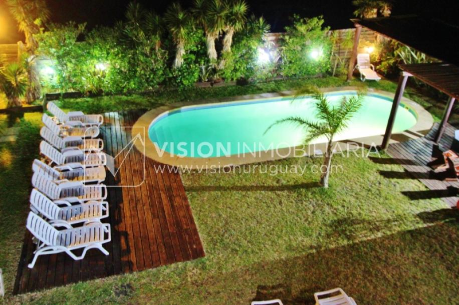 Espectacular Casa en Punta del Diablo a pasos del mar; piscina climatizada, barbacoa, chillout.-107