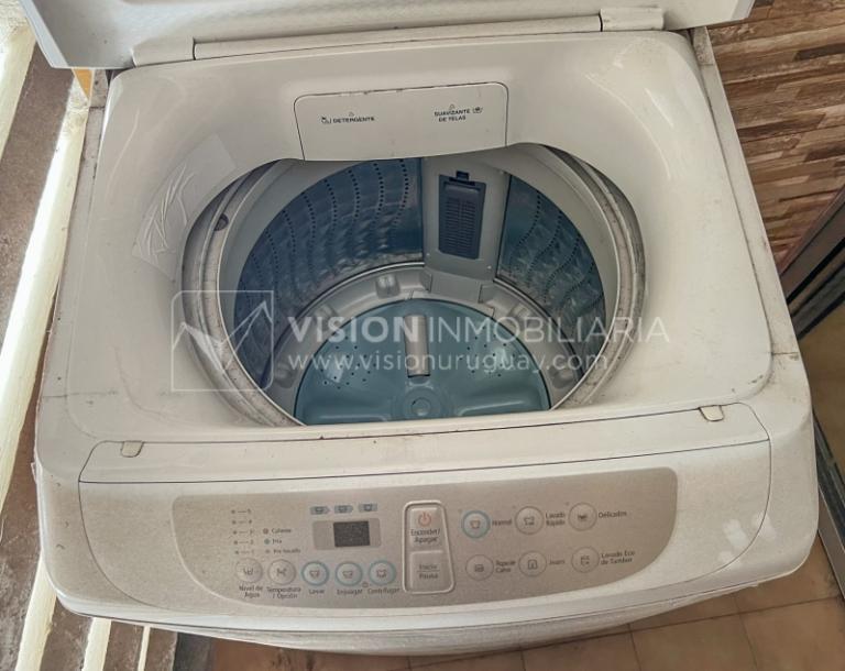 Apartamento con Renta en Venta al frente 2 Dormitorios 2 Baños, La Blanqueada, Av. 8 de Octubre, en Piso 3. Semiequipado. Amenities: 3 Parrilleros, gran Patio Juegos para Niños. Portería y Vigilancia-27