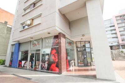 Tres Cruces Apto 1 Dorm, Piso 15 - vistas, Balcón y Terraza Lav, 43 m2.