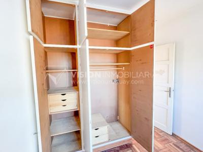 Casa en Venta de 3 Dormitorios, 2 Baños, Garaje, Jardín y Patio. 130 m2 construidos en Propiedad Horizontal -padrón de 290 m2-, en Malvín Sur a 50 mts. de Plaza Italia. U$ 220.000