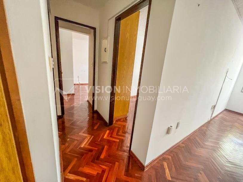 Apartamento con Renta en Venta al frente 2 Dormitorios 2 Baños, La Blanqueada, Av. 8 de Octubre, en Piso 3. Semiequipado. Amenities: 3 Parrilleros, gran Patio Juegos para Niños. Portería y Vigilancia-30