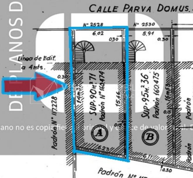 Casa inmaculada, reciclaje gran nivel, diseño y confort, Padrón Único, Punta Carretas; 3 dorm y 3 baños, barbacoa cerrada y terraza al frente, patio interior, 202 m2 construidos. A 20 mts. de Rambla, vista lateral al mar.-116