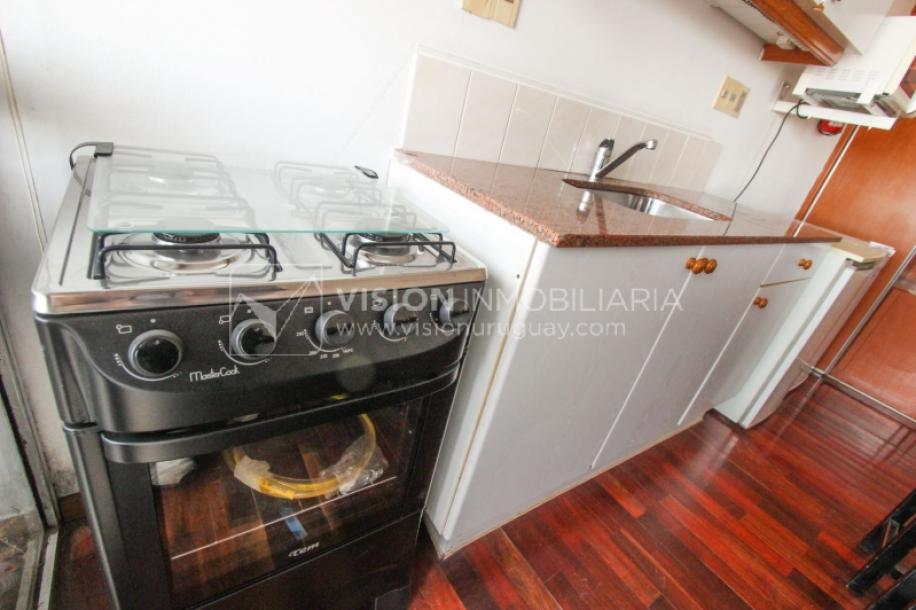 Tres Cruces Apto 1 Dorm, Piso 15 - vistas, Balcón y Terraza Lav, 43 m2.-9