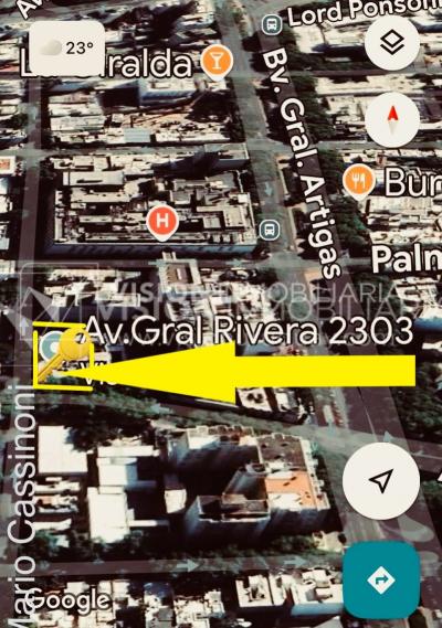 Oportunidad Alquiler de Local Comercial en la Esquina de Av Gral Rivera y Mario Cassinoni casi Bvar Artigas. $100.000 pesos mensuales, sin GC. Son 95 m2, Planta Baja.