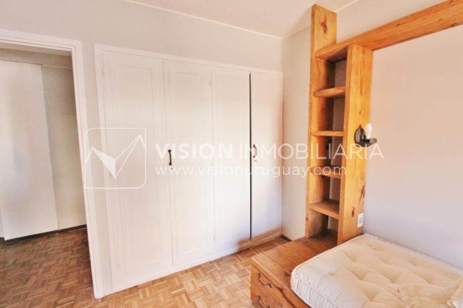 Alquila Apto. de 200m2 sobre el Parque Villa Biarritz, 3 dorm+servicio, garaje-51