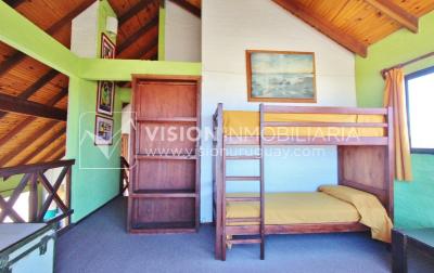 Espectacular Casa en Punta del Diablo a pasos del mar; piscina climatizada, barbacoa, chillout.